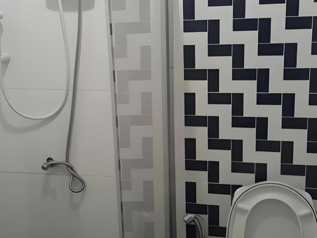 Cheaper Room Surat Thani Exterior foto