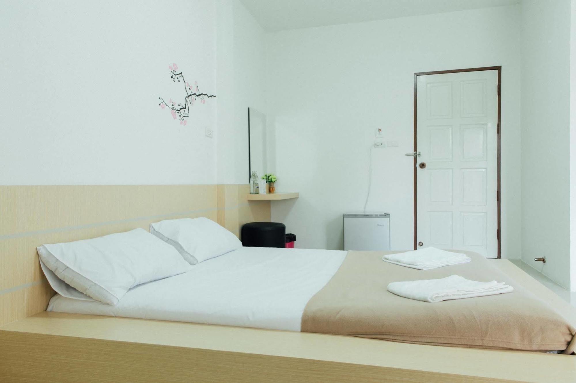 Cheaper Room Surat Thani Exterior foto